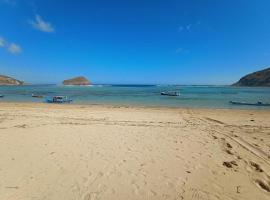 Barrel cottages areguling，位于龙目岛库塔的酒店