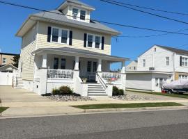 Large family home sleeps 18!, hotel in North Wildwood