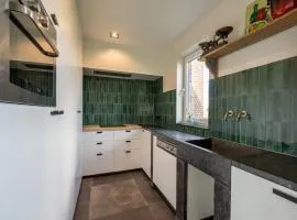 Peaceful Villa by a Private Pond, cleaning included