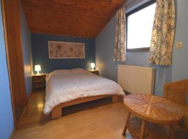 Sunny Cottage with Pool, cleaning included, hotel v destinaci Purnode