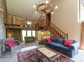 Rustic Cottage in Jevigné, cleaning included