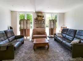 Holiday Home in Treignes for 9 Person, cleaning included