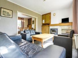 Vacation Home in Vleteren near Nature Park, cleaning included, hotel v destinaci Oostvleteren
