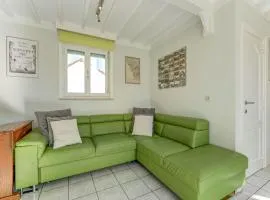 Holiday Home in Westouter with BBQ, cleaning included