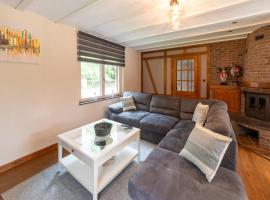 Charming Retreat in Recht, cleaning included, hotel v destinaci Recht