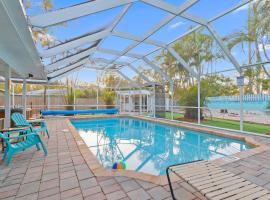 5 Bed Heated Pool Largo, Seminole FL 2 mi Indian Rocks Beach , Pets, Game room, hotelli kohteessa Seminole