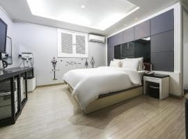 Zenith Hotel, hotel v destinaci Guri