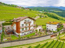 Haus Karin 3, hotel v destinaci Brixen