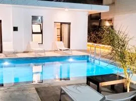 Luxsuites