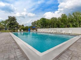 Quality Inn & Suites Ocala I-75, hotel sa Ocala