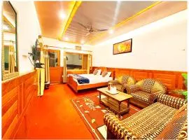 Hotel Tribhuvan Near Mall Road Mountain View - Provided Spacious Rooms With Attached Balcony - Free Wifi# Free Parking & Restaurant Available A Premium Hotel In Ranikhet