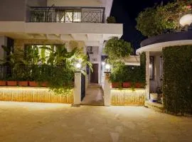 Tranquil 3 BHK Pet-Friendly Gateway with Bathtub, Balcony and Scenic Views