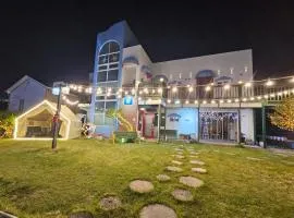 Bellus-Rose Pension Gyeongju