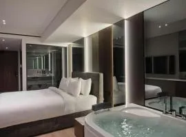 Nur Edge Aparthotel - Acropolis Skyline