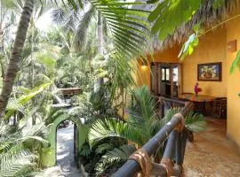 Villas del Rio 1BR1BA with dipping pool 1 block from beach New Listing