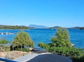 non Perigiali balcomni front Sea view