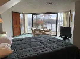 Treetop Village-3bed3bathpoolsdocks6-8pp