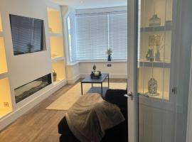 Rhos On Sea Getaway, hotel with hot tubs in Rhôs-on-Sea