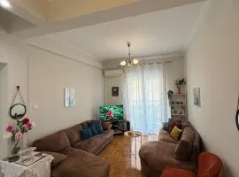 A nest for two in Athens