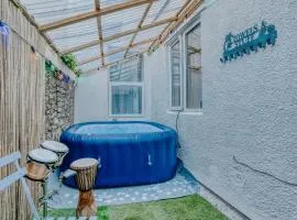 Open Mind Property - 4 Bedroom House with Hot Tub