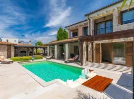 Holiday house SEASCAPE I with private pool and spacious garden