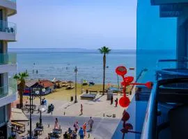 Downtown Finikoudes Beach Apartment