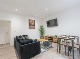 Luxury Stay by City Centre Etihad and COOP Live
