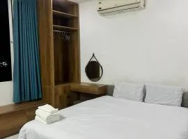 Modern Double Room with City View - 5mins to BuiVien Street, BenThanh market