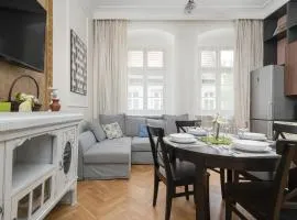 Exclusive Old Town Apartment by Noclegi Renters