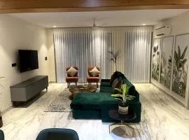 Casa Rio - Modern 3 BR near Fateh Sagar lake