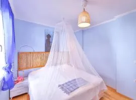 Mavi Blue Apart