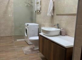 City Center Comfortable Room, hotel in Itʼkhvisi