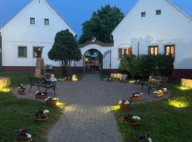 Turul Panzió&Pizzéria, hotel v destinaci Szólád