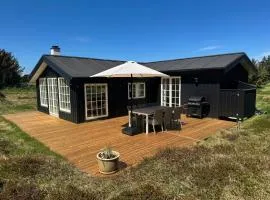 Bright And Charming Summer House Near Løkken