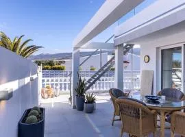 Villa Marejadilla - Play San Juan - Sleeps 5 - Hot Tub - Sea Views