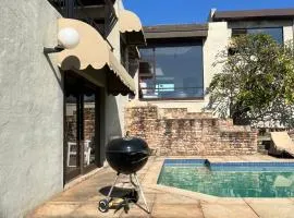 460 on Queen Cresent