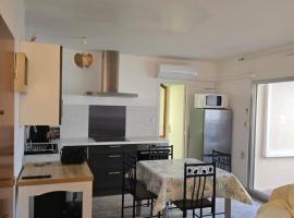 Coquet T 2 Le barcares Mer, hotel in Le Barcarès