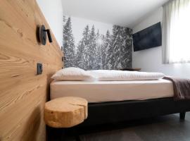 Casa Montana, hotel in Commezzadura