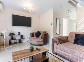Luxury 3BR, Sleeps 8, Parking