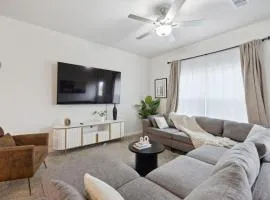 Luxurious Private Room, Parking, Garden, Close to Downtown Dallas