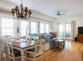 Steps from the Beach - Spacious Condo with Amenities