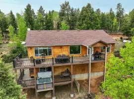 Cedarstone Lodge Luxe Mountain Retreat w Hot Tub