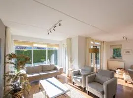 Holiday home for rent near swimming pool and golf course