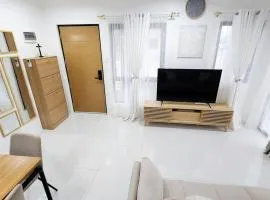 KorPinay House in Mactan with Pool