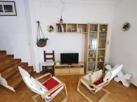 Casa espaciosa de 10 pers. con terraza, cerca de la playa y área de entretenimiento en Llançà - ES-89-138