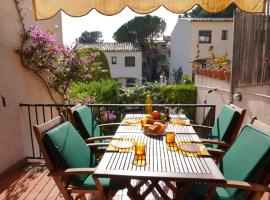 Casa acogedora con gran piscina, cerca de la playa y puerto de L'Estartit, admite mascotas. - ES-323-2、レスタルティットのホテル