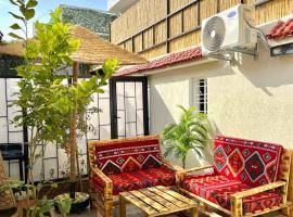 C2, Modern Charm apartment Facing Carrousel with Ocean View, caba&ntilde;a en Rabat