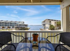 Grands View 210 at Cedar Cove Condos, hotel in Cedar Key