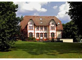 Villa Knobelsdorff: Pasewalk şehrinde bir otoparklı otel