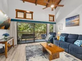 Tropical Treehouse Near the Beach
